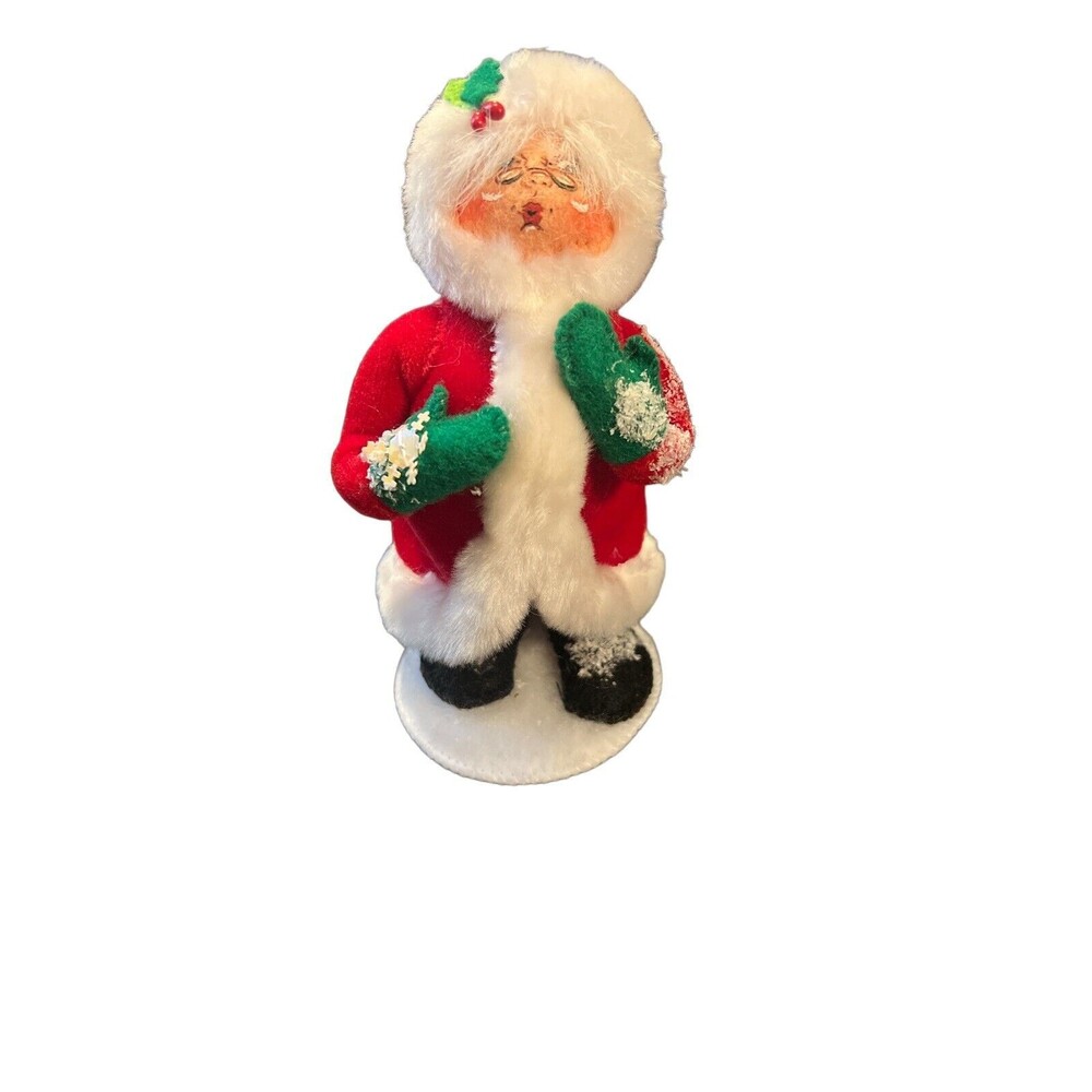 Annalee 2011 Holly Berry Mrs. Claus 402809